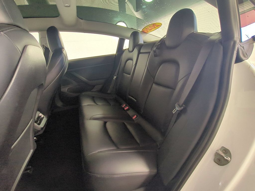 Used 2020 Tesla Model 3 Standard Range Plus RWD image 15