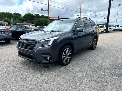 Used 2022 Subaru Forester Limited image 13