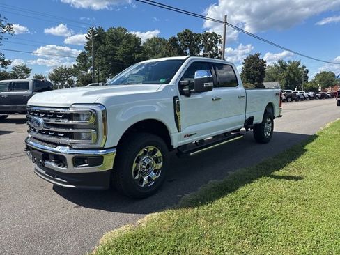 New 2026 Ford F350 Lariat w/ Chrome Package image 11