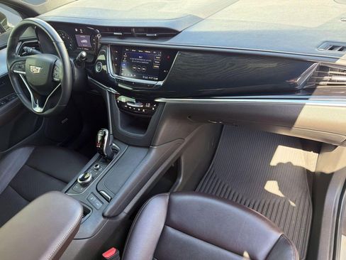 Used 2020 Cadillac XT6 Premium Luxury image 30
