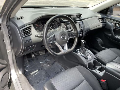 Used 2019 Nissan Rogue SV FWD image 14