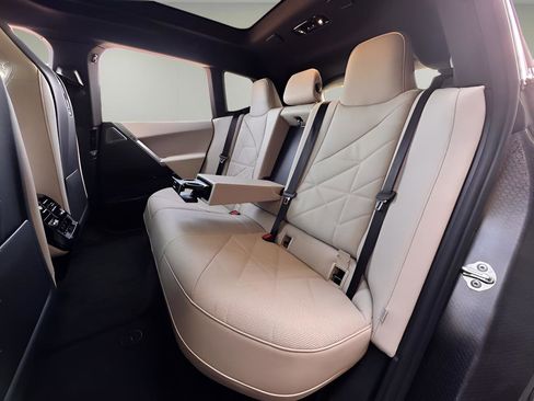 Used 2025 BMW iX M60 image 21