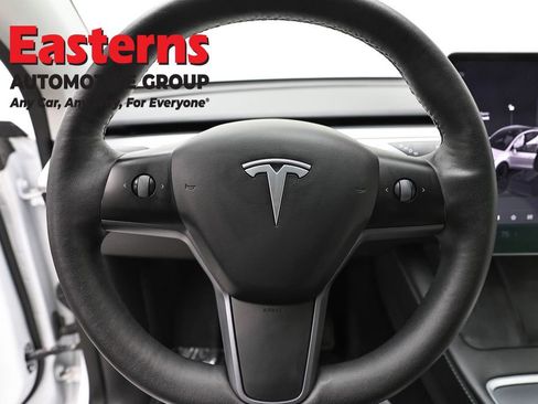 Used 2022 Tesla Model Y Long Range image 10