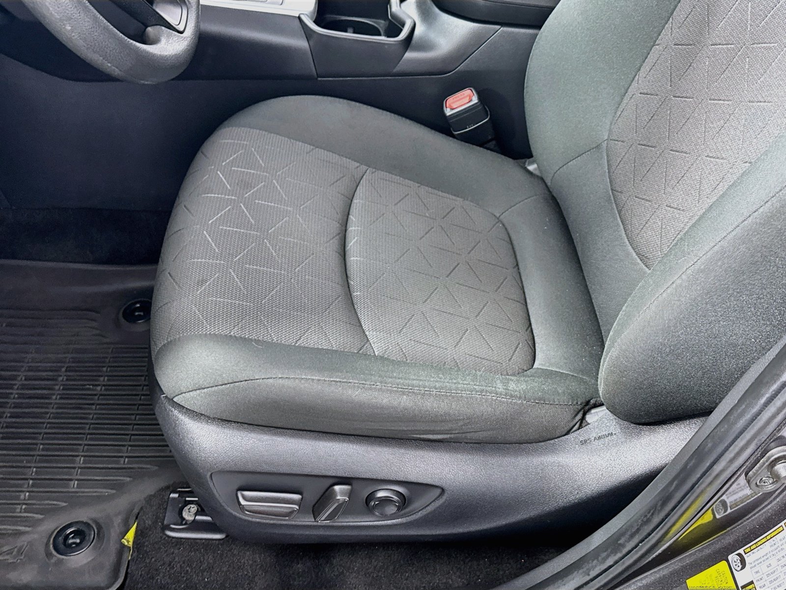 Used 2024 Toyota RAV4 XLE AWD/4WD image 15