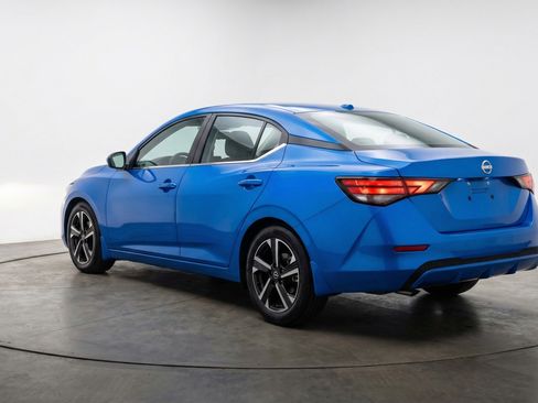 Used 2025 Nissan Sentra SV FWD image 6