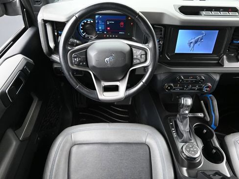 Used 2022 Ford Bronco Black Diamond image 13