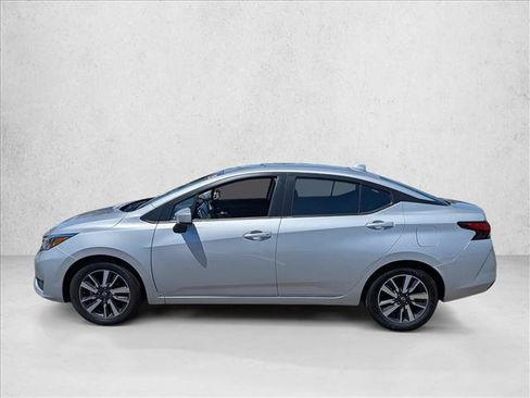 Used 2025 Nissan Versa SV FWD image 9