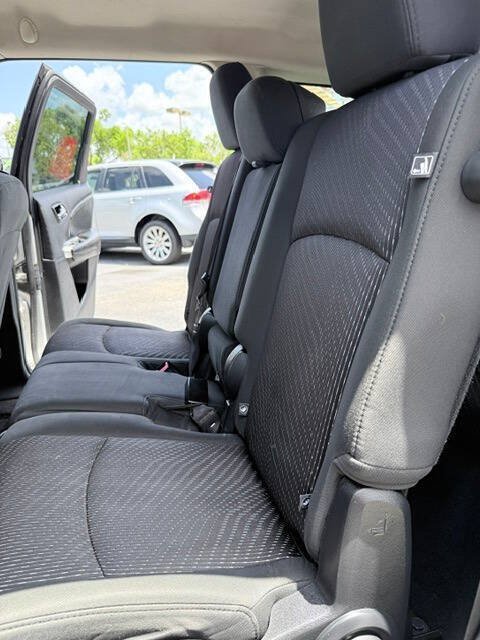 Used 2012 Dodge Journey SXT w/ Flexible Seating Group FWD image 11