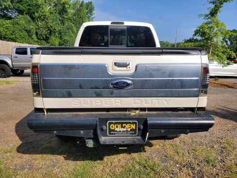 Used 2016 Ford F250 Platinum w/ FX4 Off-Road Package AWD/4WD image 9