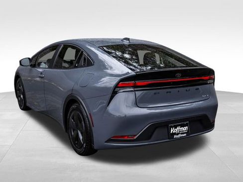 Used 2025 Toyota Prius LE FWD image 9