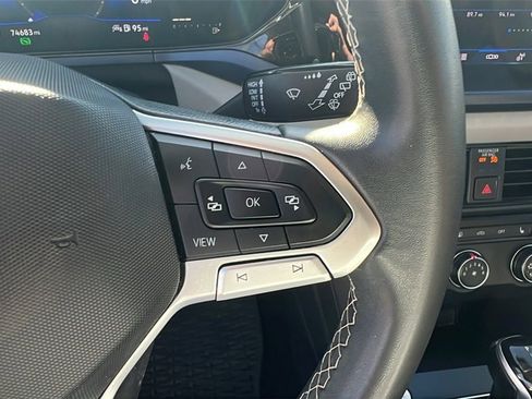 Used 2022 Volkswagen Taos SE image 24