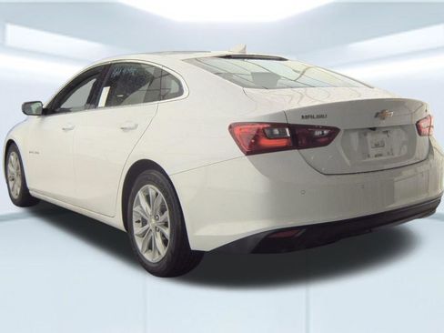 Used 2025 Chevrolet Malibu LT image 4