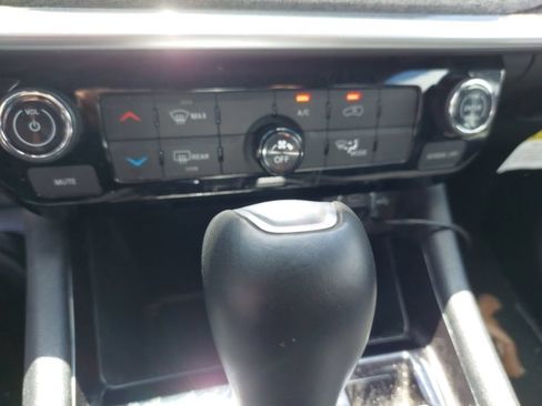 Used 2026 Jeep Compass Latitude AWD/4WD image 6