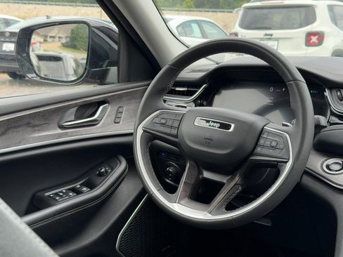 Used 2024 Jeep Grand Cherokee Limited 4xe AWD/4WD image 14