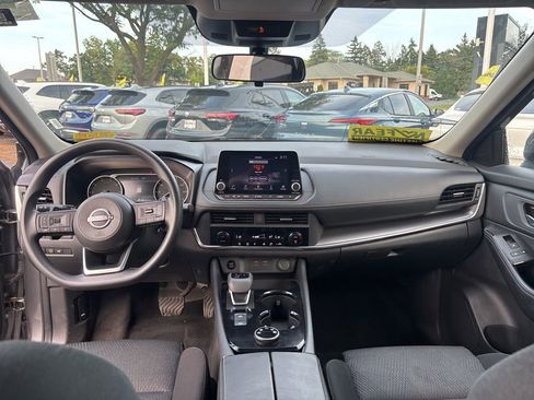 Used 2024 Nissan Rogue SV image 28