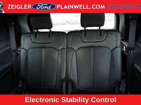 Used 2024 Jeep Grand Cherokee L Limited w/ Luxury Tech Group II AWD/4WD image 13