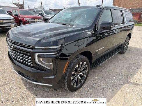 Used 2025 Chevrolet Suburban High Country w/ Sun And Tow Package image 1
