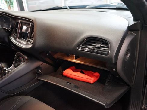 Used 2019 Dodge Challenger SXT image 41