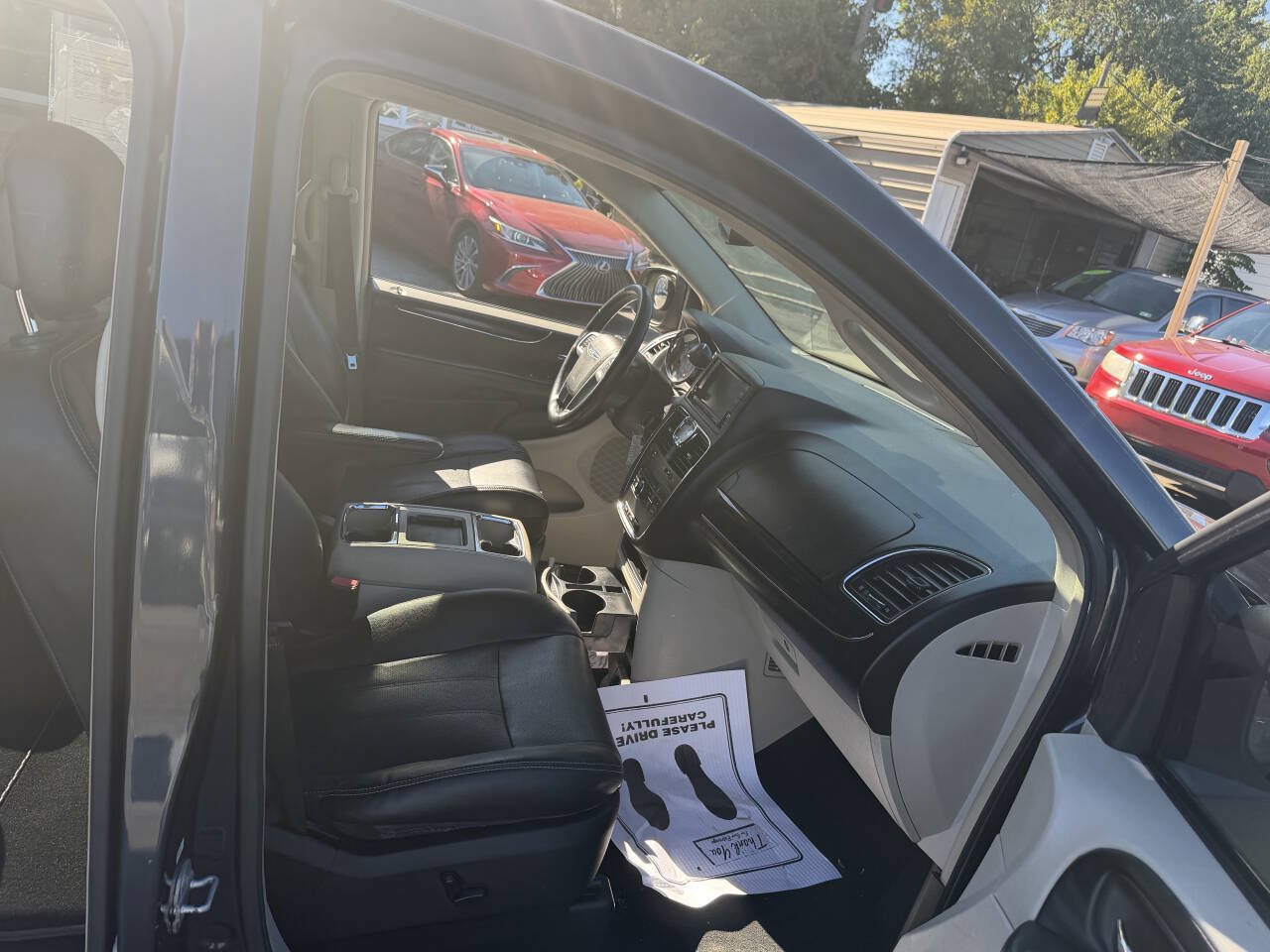Used 2013 Chrysler Town & Country Touring-L w/ Driver Convenience Group FWD image 14