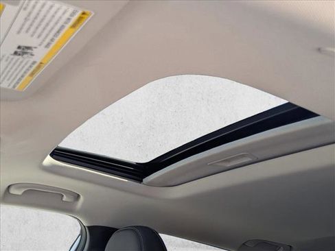New 2026 Chevrolet Trax LT w/ Sunroof Package FWD image 18
