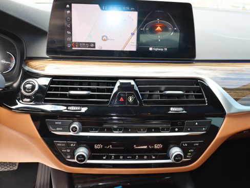 Used 2019 BMW 530i w/ Convenience Package RWD image 15