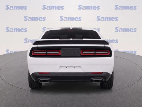 Used 2022 Dodge Challenger SXT w/ Plus Package RWD image 6