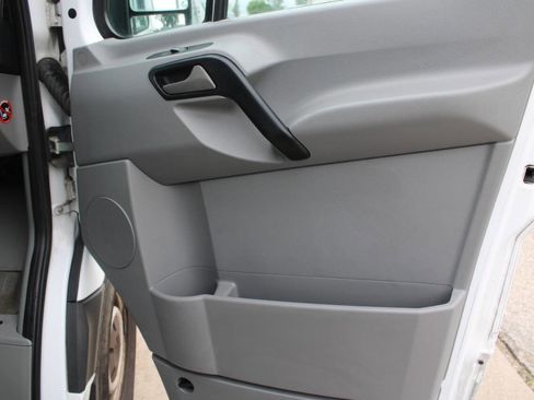Used 2015 Mercedes-Benz Sprinter 2500 image 11