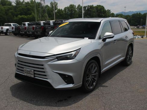 Used 2026 Lexus TX 550h AWD Plug-In Hybrid w/ Technology Package image 3