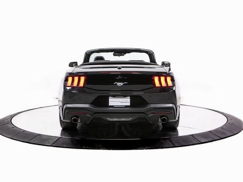 Used 2024 Ford Mustang Convertible image 6