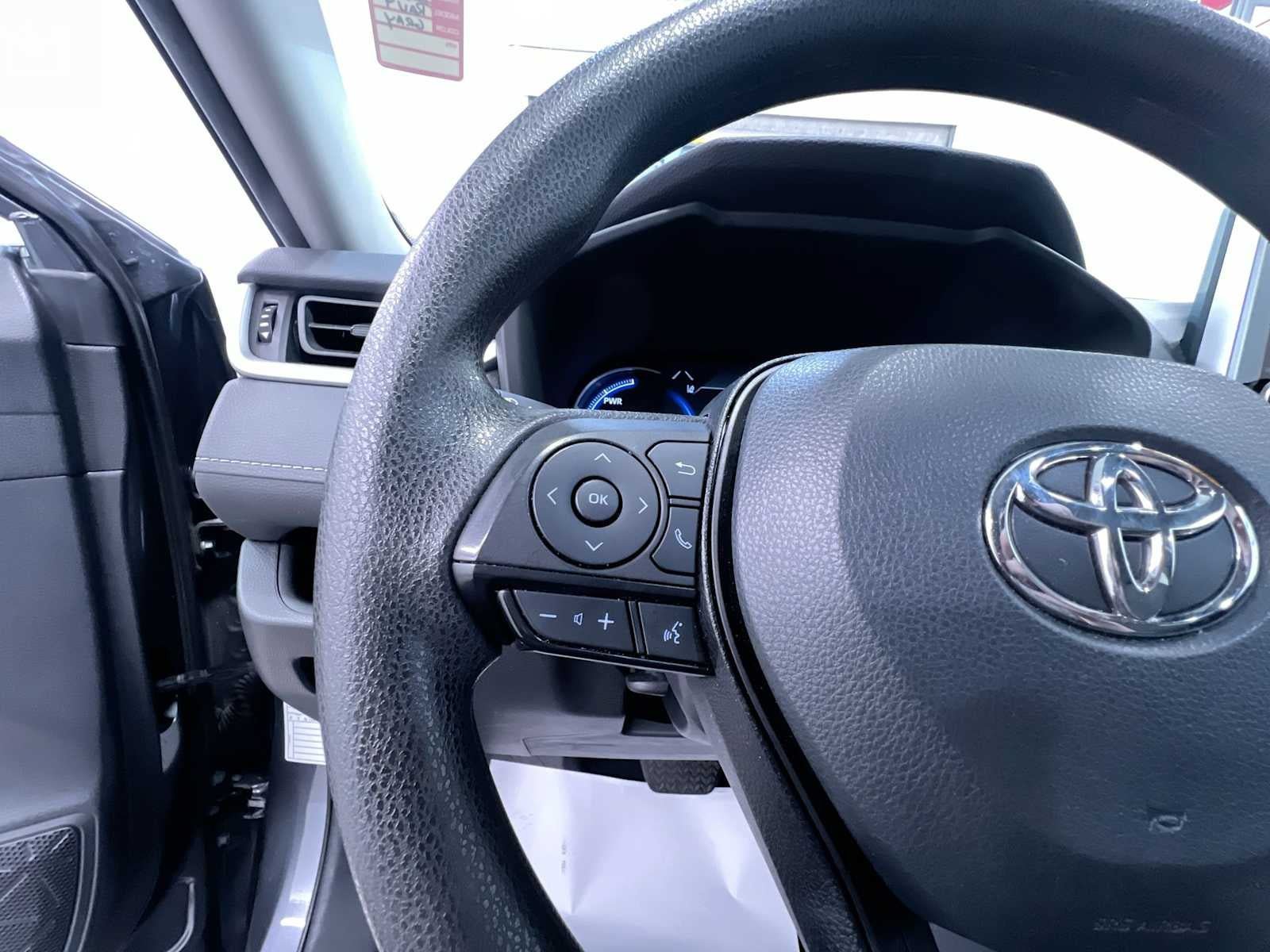 Used 2025 Toyota RAV4 XLE AWD/4WD image 20
