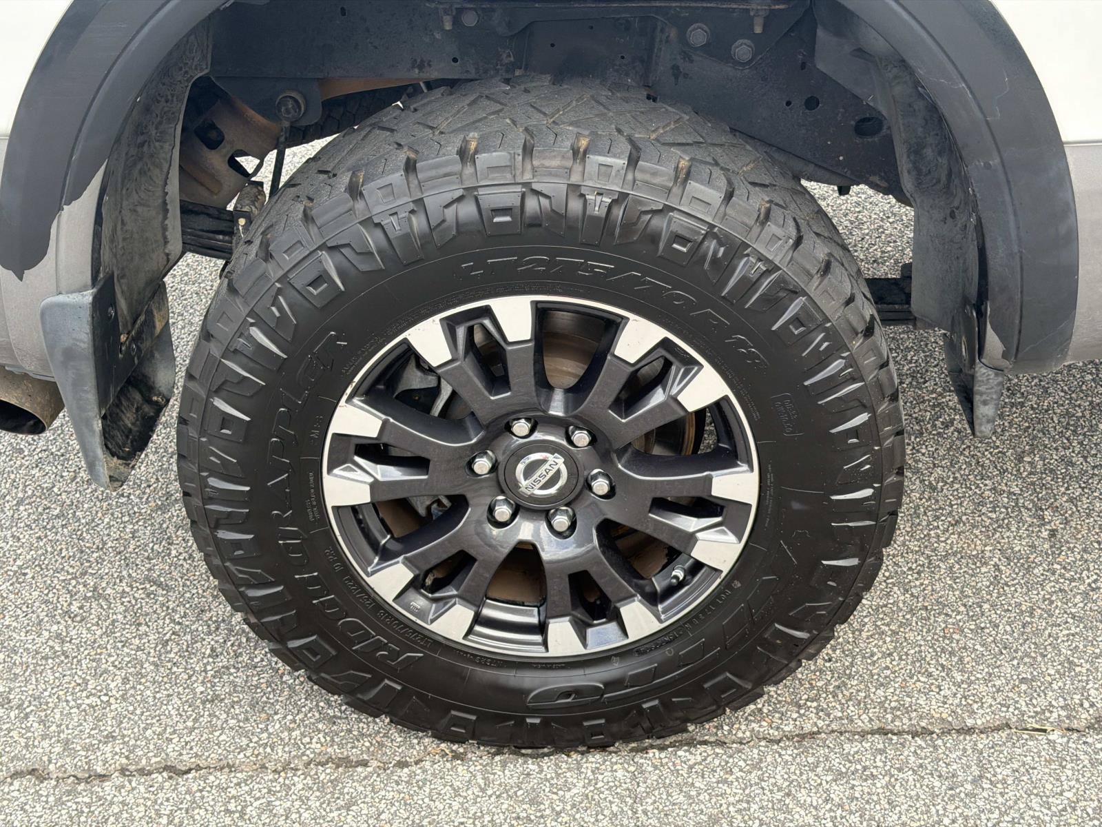 Used 2019 Nissan Titan PRO-4X w/ Pro-4x Convenience Package AWD/4WD image 18