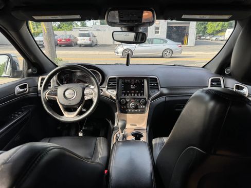 Used 2017 Jeep Grand Cherokee Limited AWD/4WD image 23