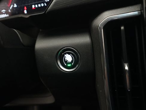 Used 2024 GMC Acadia Elevation FWD image 32