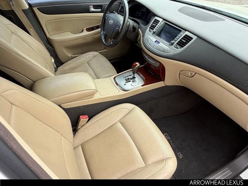Used 2012 Hyundai Genesis 3.8 w/ Premium Pkg RWD image 34