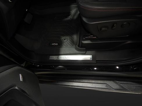 Used 2025 Chevrolet Suburban RST w/ RST Capability Package image 11