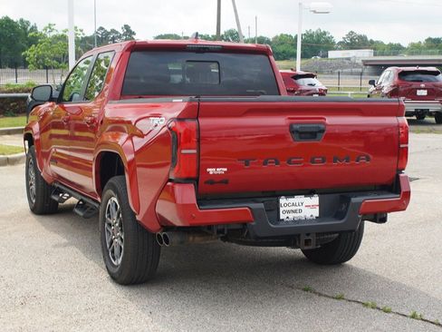 Used 2025 Toyota Tacoma TRD Sport w/ TRD Sport Premium Package AWD/4WD image 16