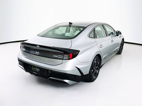 Used 2025 Hyundai Sonata SEL FWD image 9