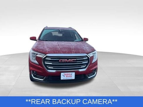 Used 2024 GMC Terrain SLT w/ LPO, Cargo Package image 9