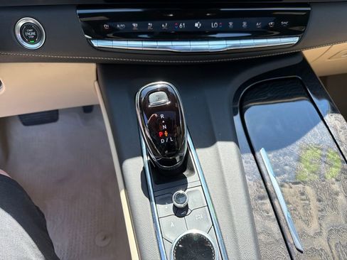 Used 2023 Cadillac Escalade ESV Premium Luxury image 30