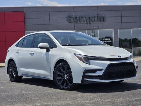 Certified 2025 Toyota Corolla SE FWD image 2