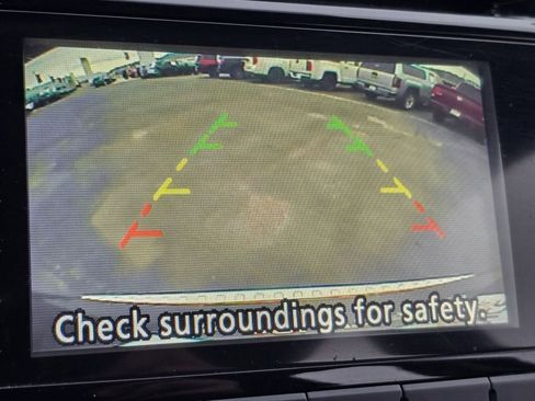 Used 2015 Nissan Rogue S image 5