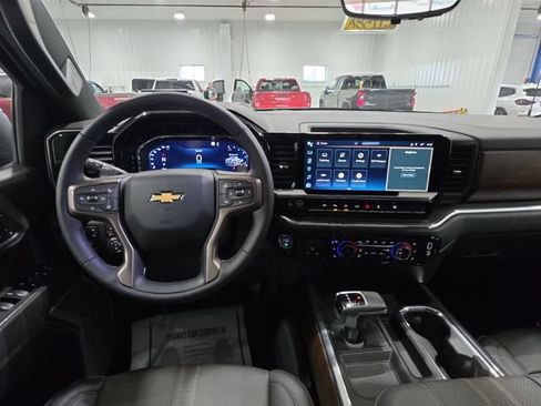 Used 2023 Chevrolet Silverado 1500 High Country w/ High Country Premium Package AWD/4WD image 10