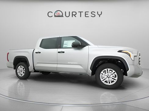 New 2025 Toyota Tundra SR5 image 29