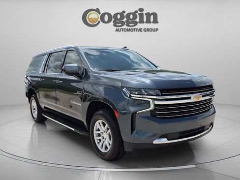Used 2021 Chevrolet Suburban LT w/ Rear Media and Nav Package RWD image 8