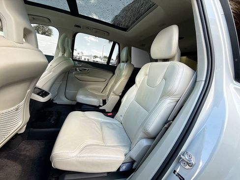 Used 2022 Volvo XC90 T6 Inscription w/ Lounge Package image 27