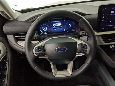 New 2025 Ford Explorer Active image 16