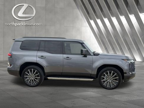 Certified 2026 Lexus GX 550 w/ Accessory Package (ZB) AWD/4WD image 4