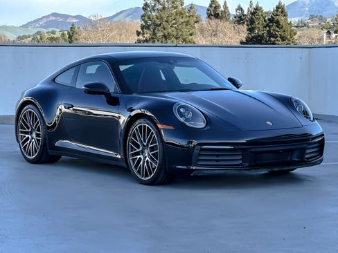 Used 2024 Porsche 911 Carrera w/ Premium Package image 10