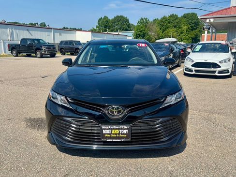 Used 2018 Toyota Camry LE FWD image 2