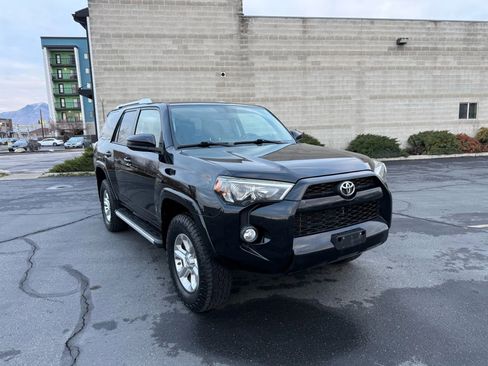 Used 2018 Toyota 4Runner SR5 image 3